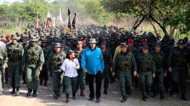 Maduro expulsa a 55 militares presuntamente involucrados en alzamiento