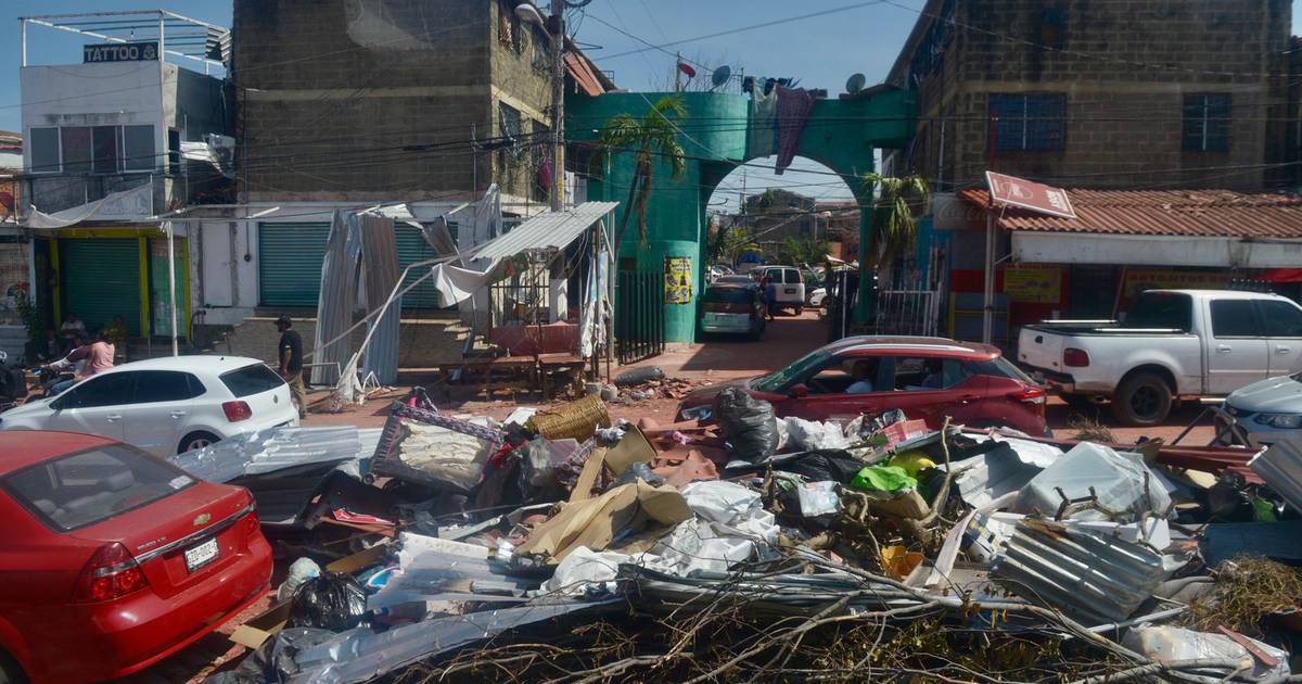 Huracán ‘Otis’ deja frustración y desesperación; faltan alimentos y servicios básicos en Acapulco