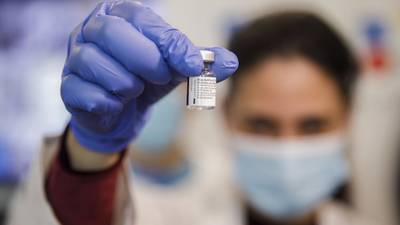 ¡Que no 'panda el cúnico'! Vacuna de Pfizer es eficaz ante nueva cepa de COVID, prevé la Unión Europea