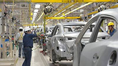 Armadoras ‘moderan’ producción de autos con alza de 2.8% en agosto