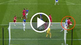 ¡Impresionante taconazo! Luis Díaz emuló a Zlatan Ibrahimovic con golazo en partido del Liverpool (VIDEO)