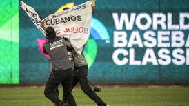 Cuba reclama a Estados Unidos actos violentos de los aficionados en el Clásico Mundial de Béisbol
