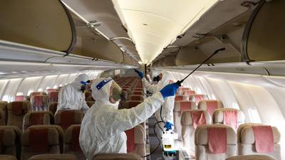 Viajarás en avión?, lee esto: ómicron triplica riesgo de contagio de COVID  en vuelos – El Financiero