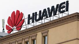 EU analiza medidas contra aliados europeos si siguen usando equipos de Huawei 