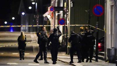 Ataque con flechas deja al menos 5 muertos en Noruega