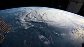 Gobierno de EU pronostica menos huracanes de los previstos
