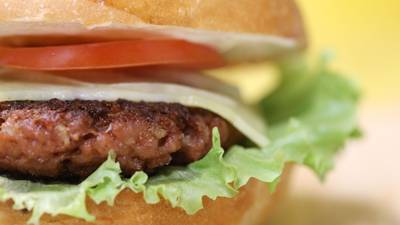 Guerra en Ucrania: ¿Por qué Burger King se ha negado a cerrar sus restaurantes en Rusia?