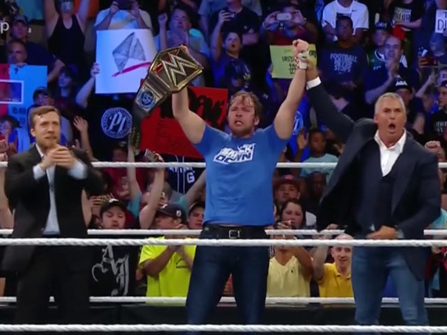¡Dean Ambrose dejó el título en Smackdown!