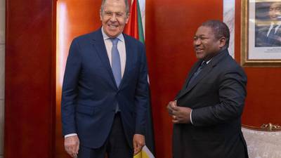 Rusia ‘anota puntos’ en África: Suministrará armas a Mozambique para combatir terrorismo