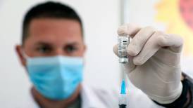 Vacuna CoronaVac reduce en 95% las muertes por COVID, según experimento en Brasil