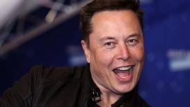 Una más de las empresas de Elon Musk: exempleado de SpaceX denuncia ‘discriminación por edad’