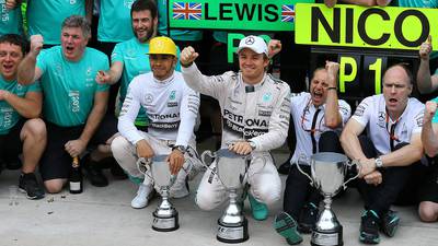 Nico Rosberg mandó advertencia a George Russell sobre Lewis Hamilton