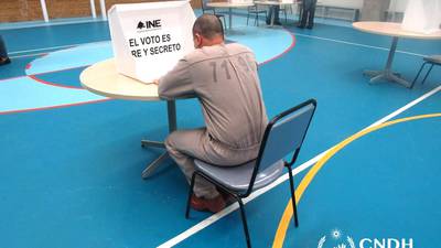 Personas en prisión ejercen su derecho a votar por primera vez a través de prueba piloto del INE