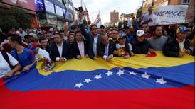 Colombia cancelará tarjetas de movilidad fronteriza a aliados de Maduro
