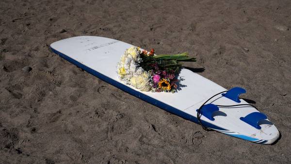 Surfistas asesinados en Ensenada: Cuerpos son trasladados a EU con sus familias