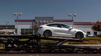 Tesla retirará más de 300 mil autos por error en sistema autónomo: Estos modelos tienen fallas