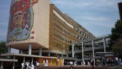 Profesor de la UNAM muere en plena clase en la Facultad de Medicina