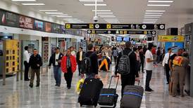 Gobierno federal prevé ‘aterrizar’ costos del TUA en vuelos