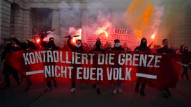Protestas en Europa contra nuevos confinamientos tras aumento de casos COVID