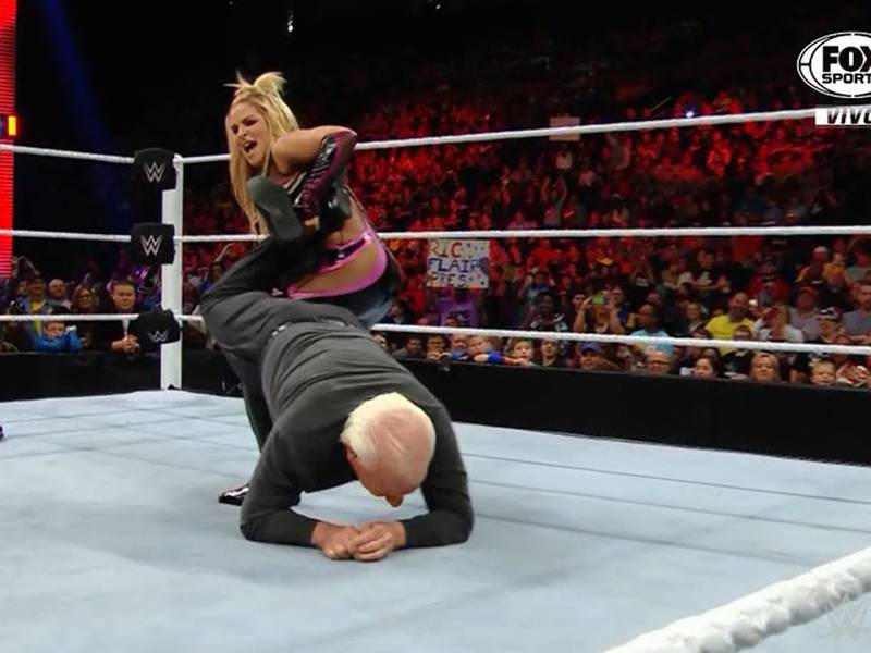 Natalya le dio su merecido a Ric Flair