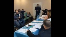 Concejal de Ucrania detona granadas en plena sesión de ayuntamiento; hay 26 heridos