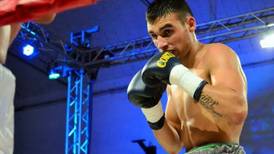 Muere boxeador Hugo Santillán por lesiones en pelea; es el segundo en la misma semana