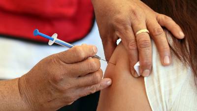 Anuncian municipios de Edomex vacunas para rezagados