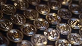 ¿Cómo invertir en bitcoin sin comprar realmente bitcoin?