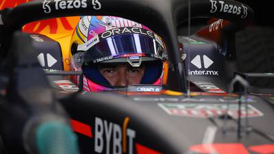 Checo Pérez cederá su asiento en Red Bull: Tres pilotos reserva en la P1 del GP de España