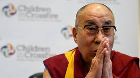 Dalai Lama abandona hospital en condición estable
