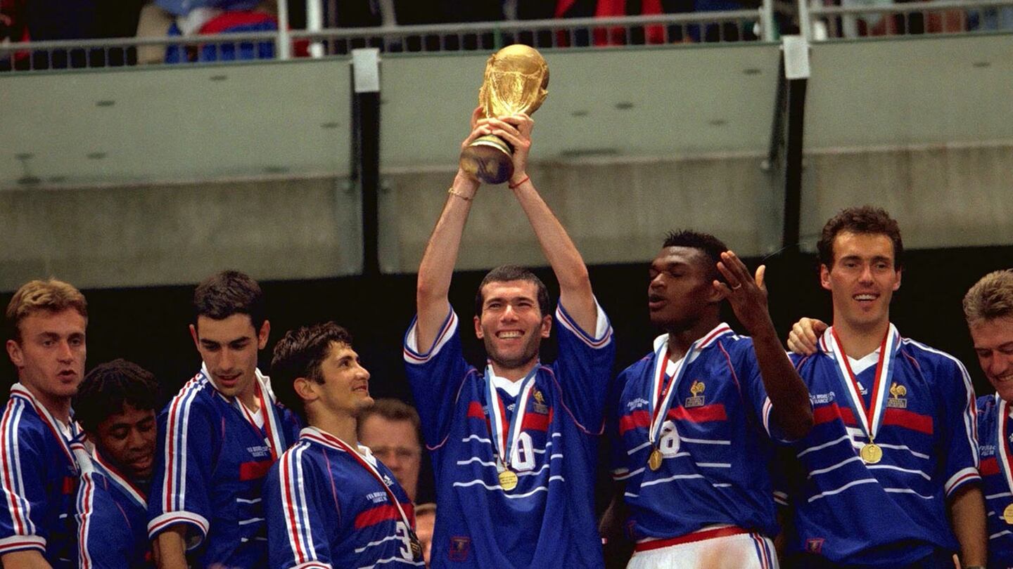 Subastarán la camiseta con la que Zidane fue campeón del mundo