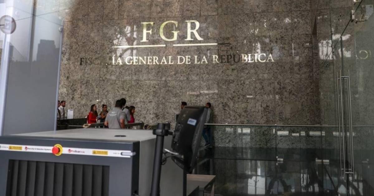 FGR reprueba controles de confianza y conducta de sus funcionarios