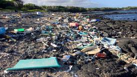¡No aprendemos! Declaran 2 playas de Hawai como no aptas por basura