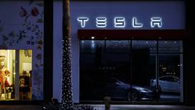 Tesla demanda a exempleados por presunto robo de información confidencial