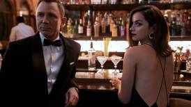 Apple y Netflix están 'a la caza' de James Bond: buscan estrenar 'Sin tiempo para morir' en sus plataformas