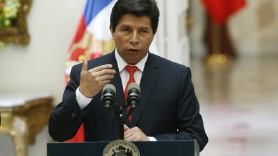 ¿Fuera Pedro Castillo? 52% de mexicanos desaprueba asilo a presidente de Perú: Encuesta EF