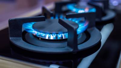 ¿Gas o electricidad? Esta es la forma más económica de calentar agua y cocinar 