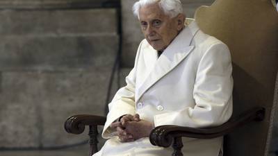Benedicto XVI pide perdón por casos de abuso sexual pero no admite faltas personales 