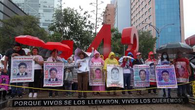 Caso Ayotzinapa: Revelan uso de 116 números telefónicos claves para ubicar a sicarios 