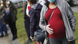 Embarazos no deseados aumentan 12% en México durante confinamiento por COVID