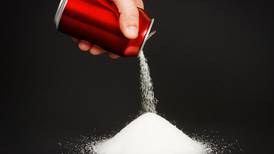 ¿Qué es el aspartamo, endulzante que la OMS estudia por potencial cancerígeno?