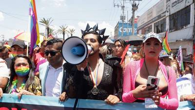 Alcalde de Neza encabeza primera marcha del orgullo LGBT: ‘estamos haciendo historia’