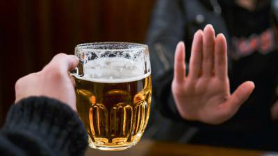 ¿Cómo bajarle a la cerveza? 10 tips para disminuir el consumo de alcohol a la semana 
