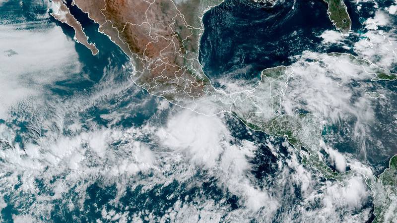 Esta tarde, el huracán Agatha tocó tierra en Oaxaca. Se prevén lluvias intensas en estados del suroeste del país