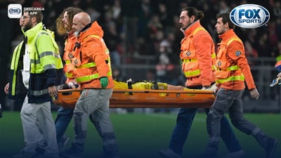 ¡Tremendo impacto! Jugador del Villarreal sale en camilla tras golpe en el rostro | VIDEO