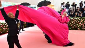 Lady Gaga deslumbra en la alfombra rosa de la Gala del Met 2019