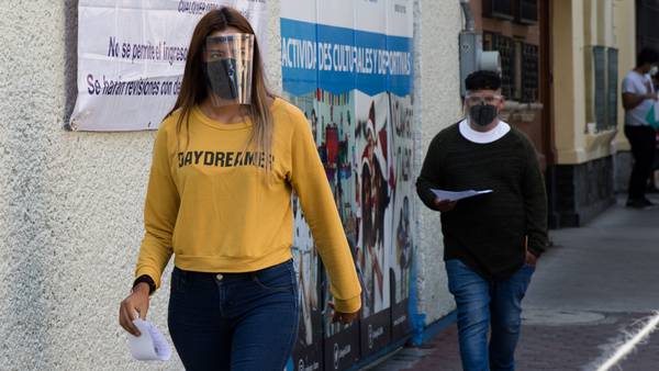 México reporta 57 nuevas muertes por COVID, la cifra más baja en más de un año