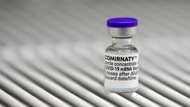 Nueva Zelanda informa sobre posible primera muerte relacionada con vacuna Pfizer