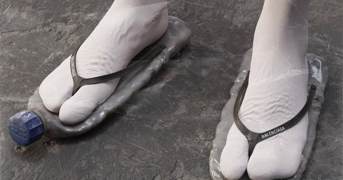 Balenciaga lanzó sandalias con suela botella de plástico? Esto sabemos – El Financiero