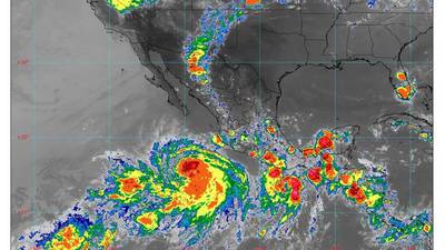 ‘Adrián’ se fortalece a huracán categoría 2: ¿Pasará por México? Esta es su trayectoria